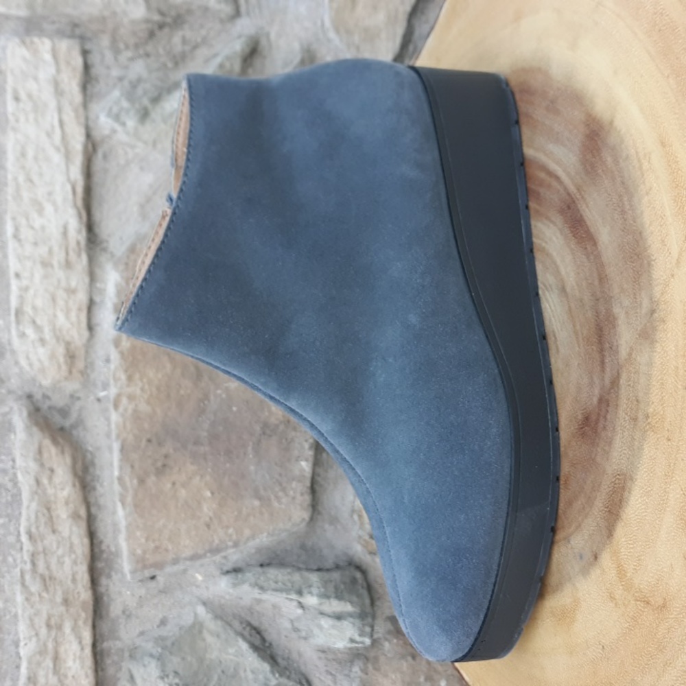 EUC LUCKY BRAND KARMEYA GREY SUEDE ANKLE BOOTS - Picture 10 of 10